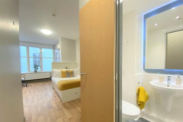1 bed studio, College Square East, Holylands, Belfast, BT16DJ - Image 6